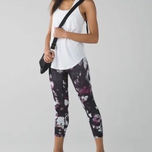 Lululemon Capri Leggings Abstract Print Gray Burgundy 6